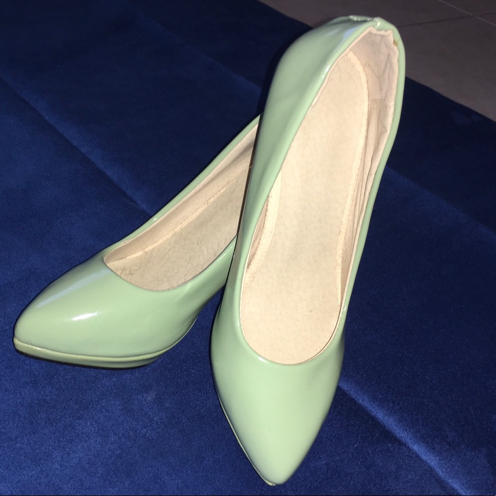 💼 Mint High Heel Platform Pumps Size 9